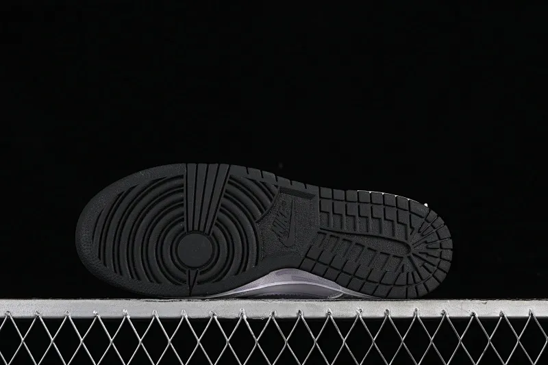 All Categories Nk SB Dunk Series Nk SB Dunk Low Low-top sneakers Nk Dunk Low Special mission camouflage Warship Simple black, white, purple and gray SB strap low-top casual sneakers DD1391-100